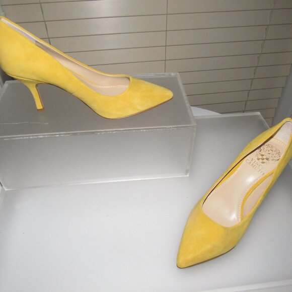 Vince Camuto Rachella Yellow Suede Kitten Heel Pumps | Chic Pointed Toe Size 6 - Picture 2 of 7